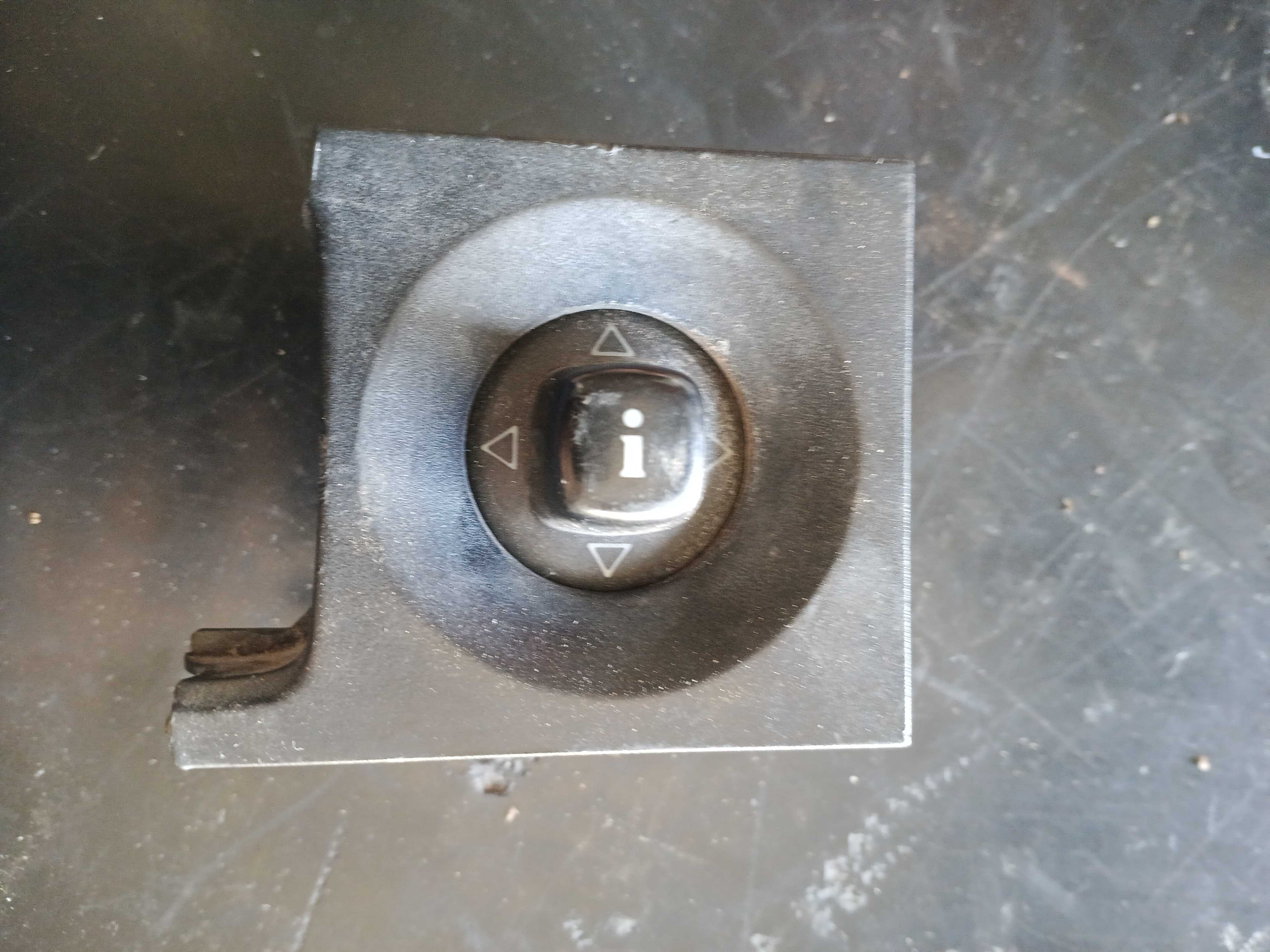 COMANDO INTERRUPTOR DO PAINEL ORIGINAL SCANIA S5 – 1786676
