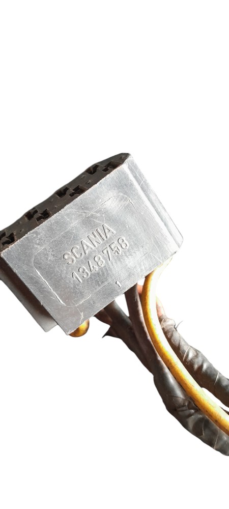 CHICOTE DA FECHADURA TRAVA PORTA ORIGINAL SCANIA – 1348758 2