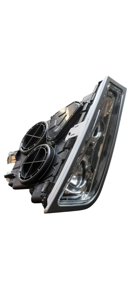Farol De Milha Duplo Ld Volvo Fh D13 – 21297917 2
