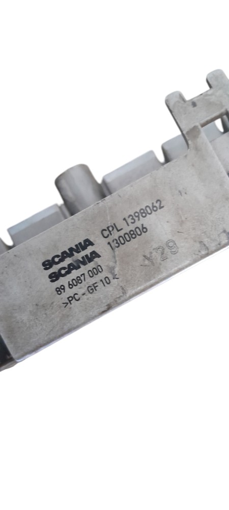 CAIXA FUSÍVEIS CENTRAL ORIGINAL SCANIA S4 – 1398062