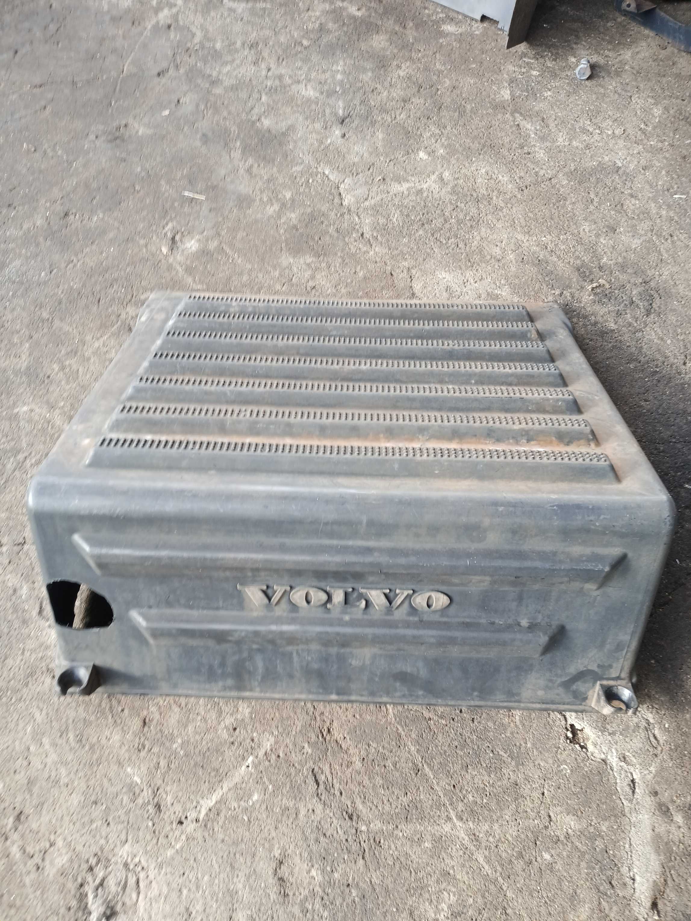 TAMPA DA CAIXA DE BATERIA ORIGINAL VOLVO FH – 20541447