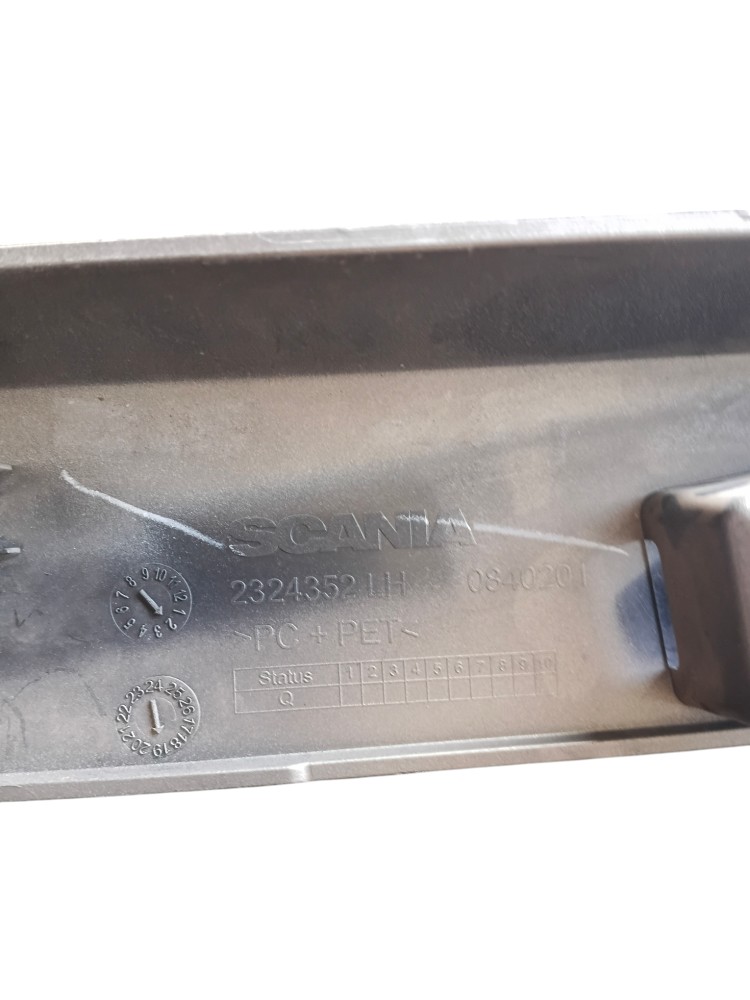 TAMPA INFERIOR DA GRADE LE ORIGINAL SCANIA S5 S6 – 2324352