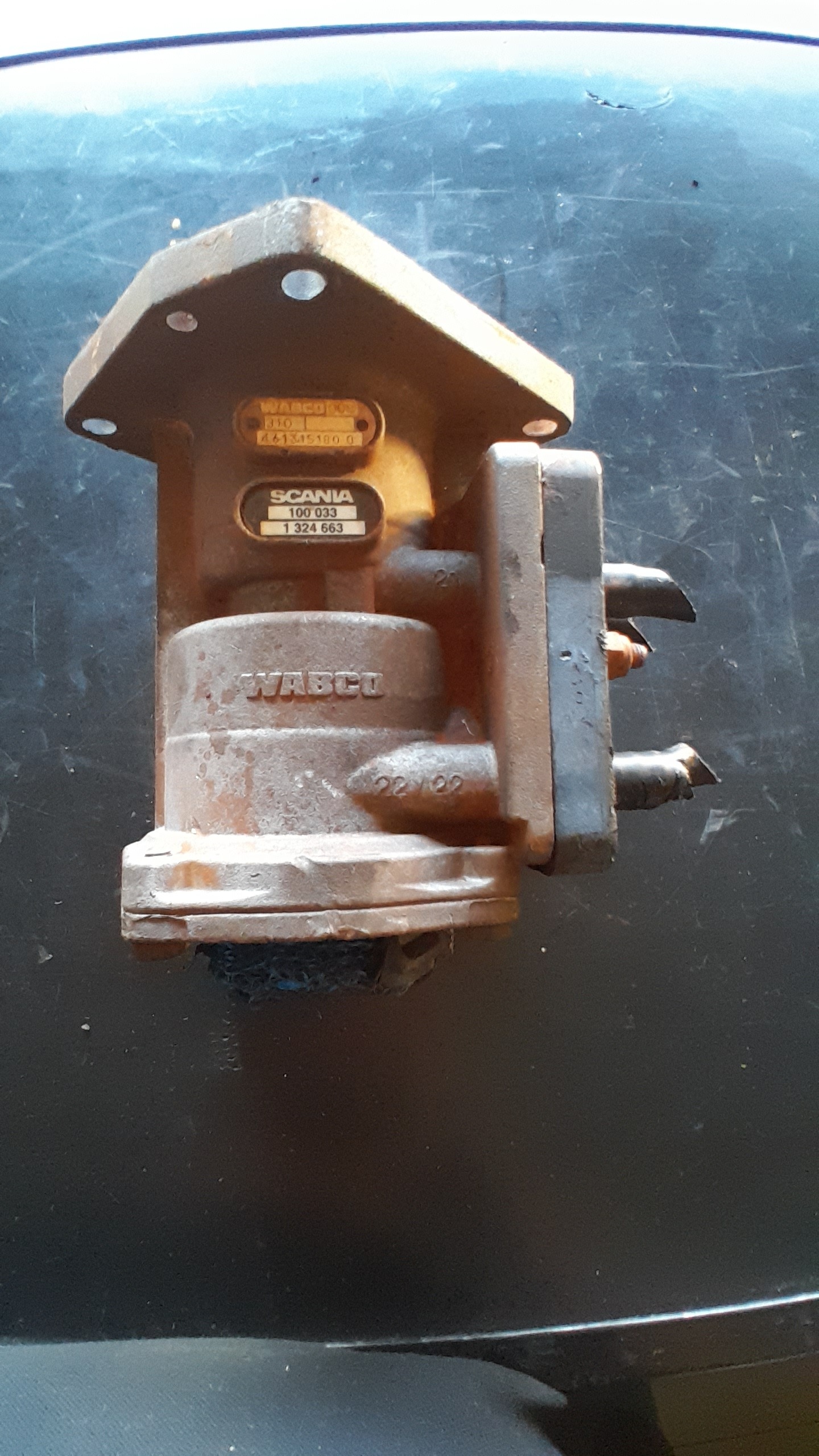 VÁLVULA DO PEDAL DO FREIO SCANIA S4/S5  1324663 2