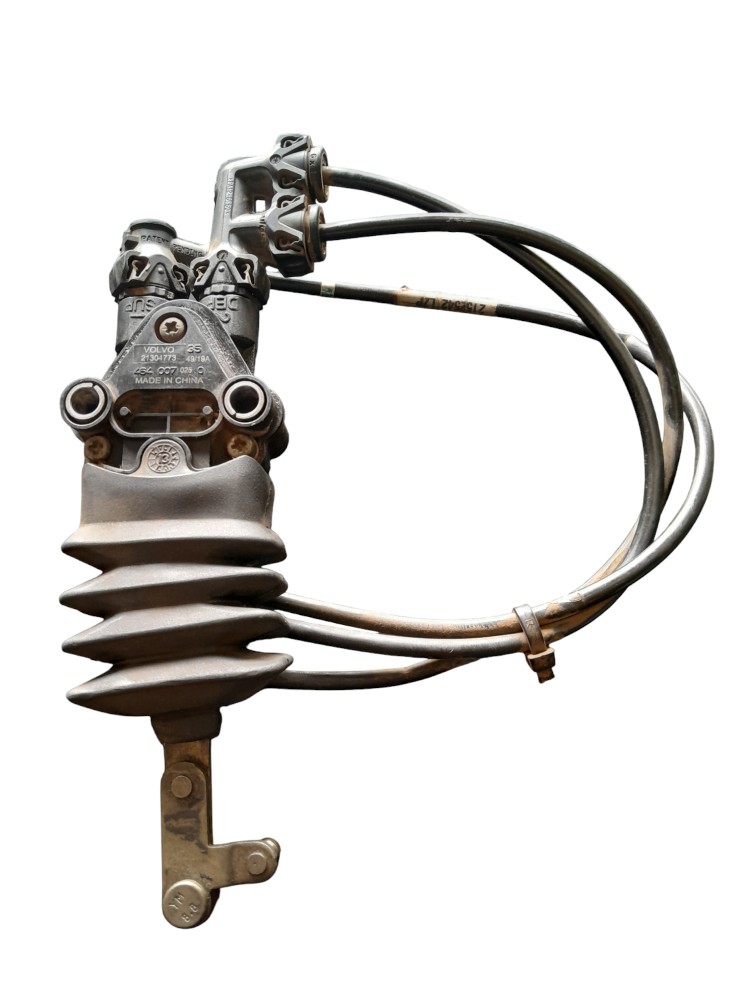 Válvula Niveladora Suspensão Original Volvo Fh – 21304773 3