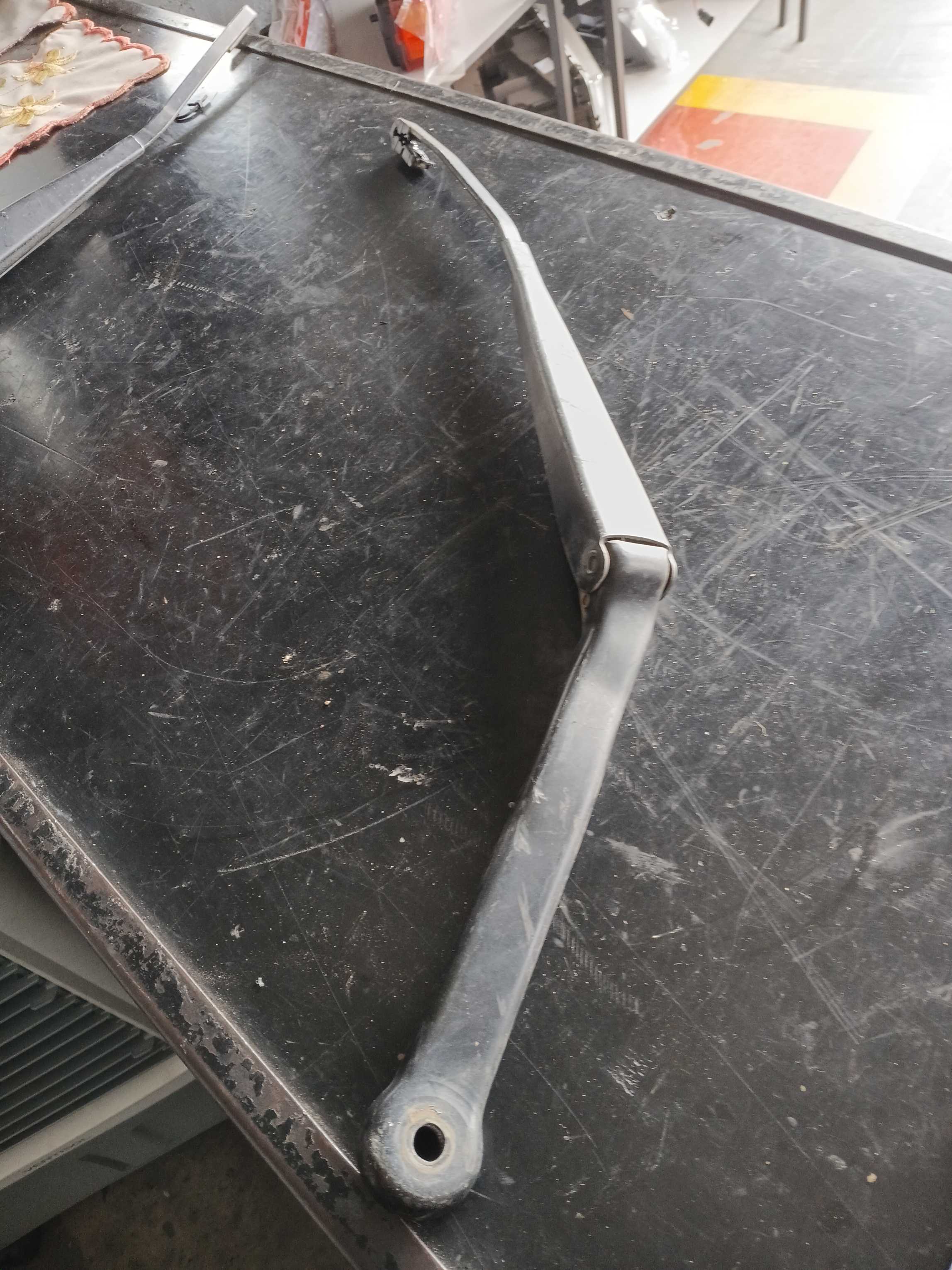 BRAÇO LIMPADOR PARABRISA ORIGINAL SCANIA S4 S5 – 1864620