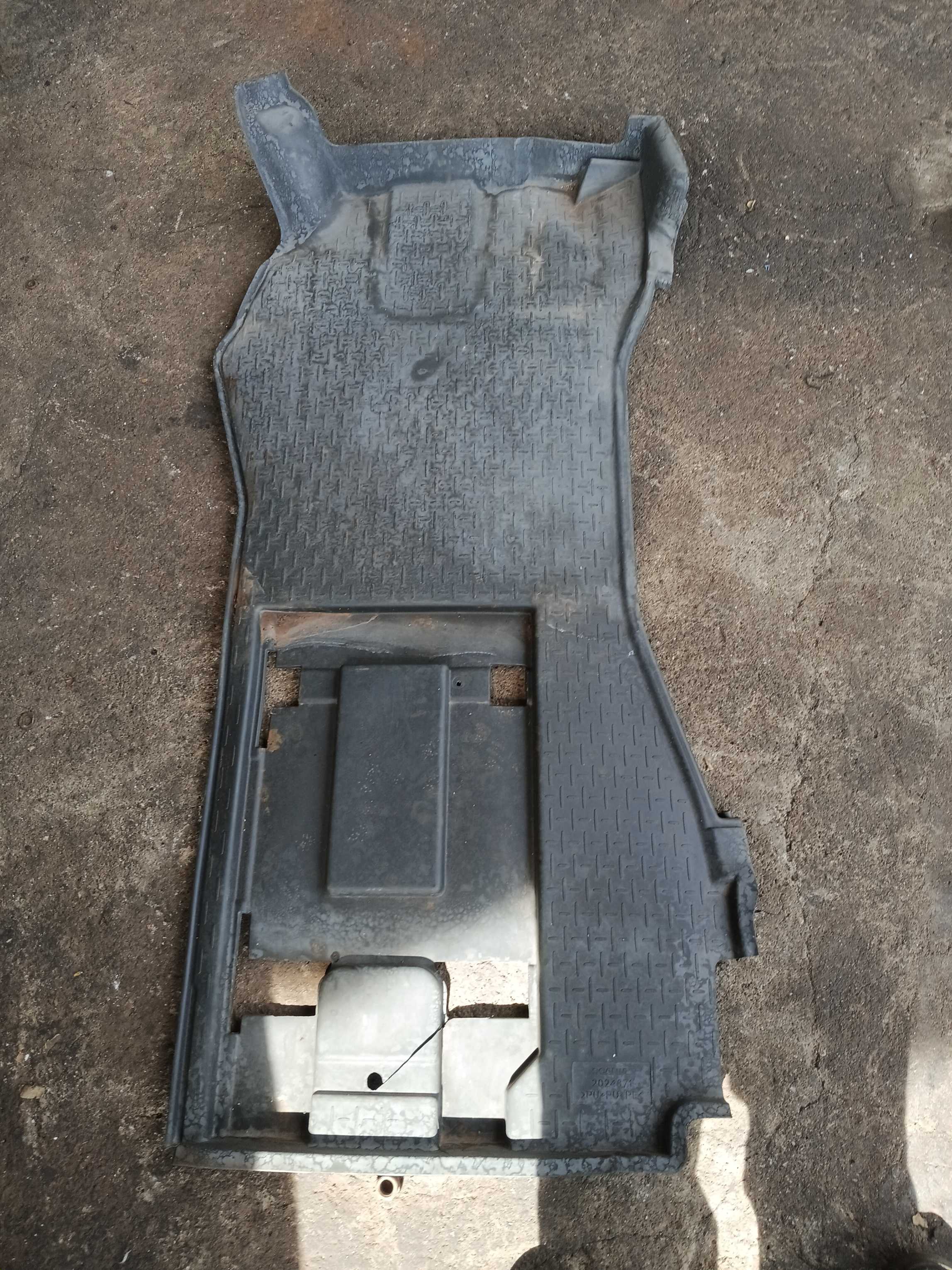 TAPETE DO ASSOALHO ORIGINAL SCANIA S5  – 2024871