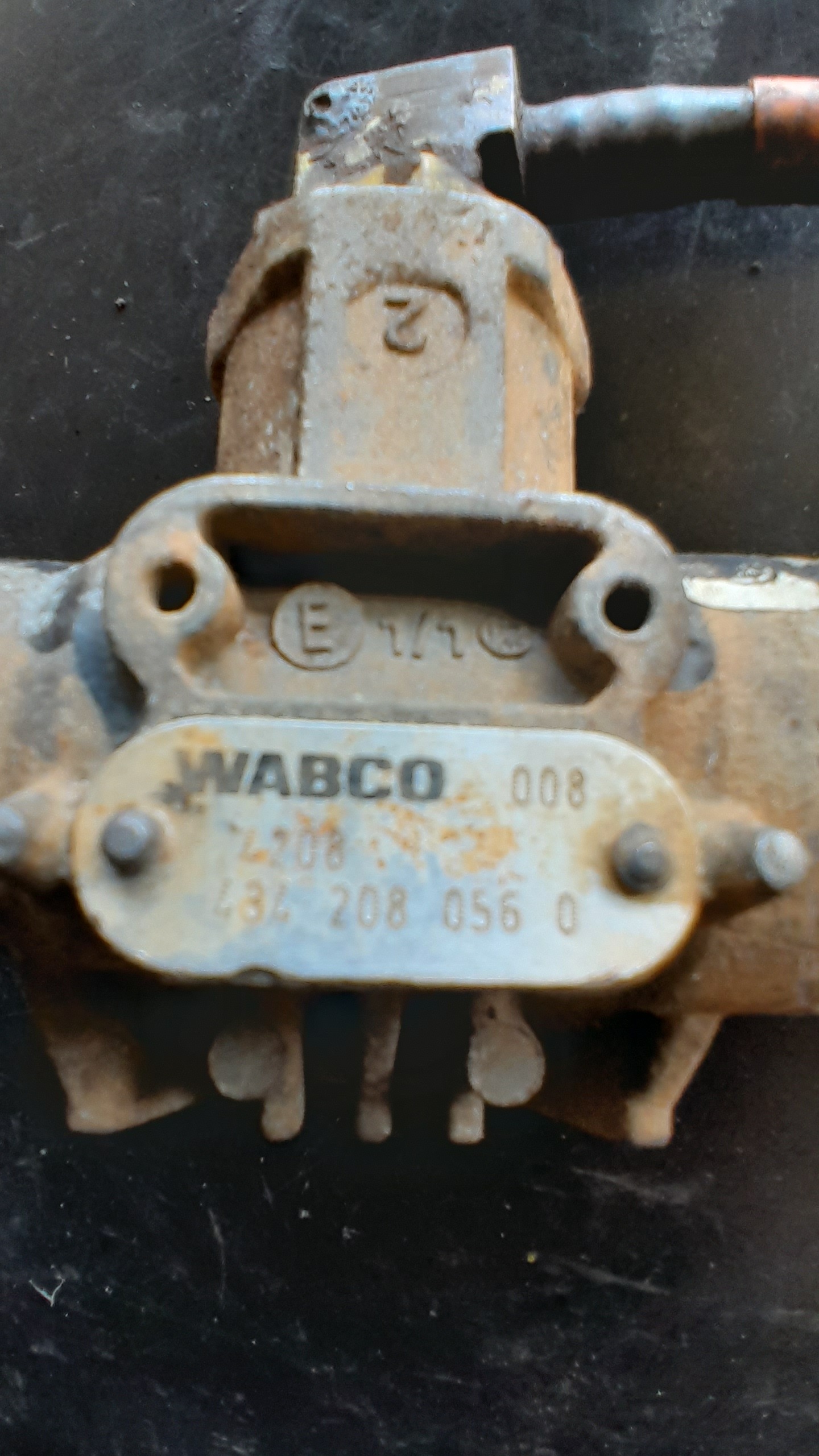 VÁLVULA DE 2 VIAS RETENÇÃO PNEUMÁTICA WABCO  4342080560 2