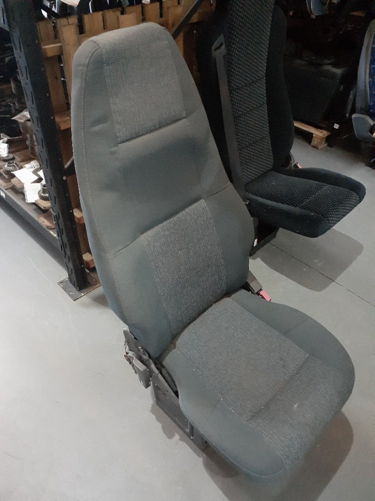 Banco Volvo Fh Lado Direito Passageiro  Cinza 3