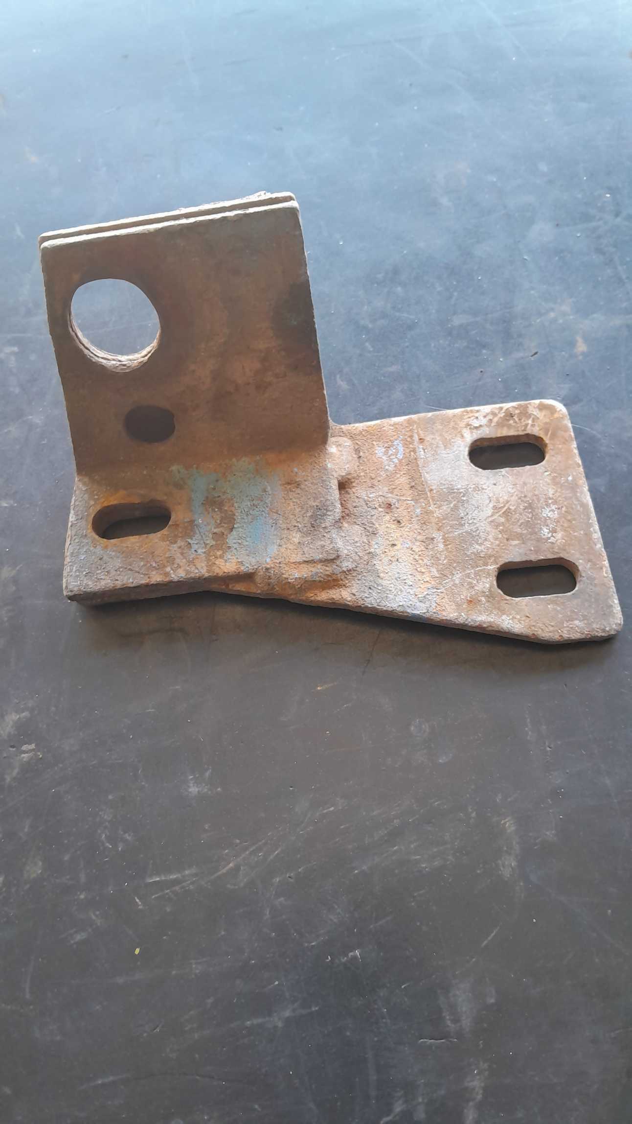SUPORTE PINO GUIA CAPO LONGO LD SCANIA 113. 331648