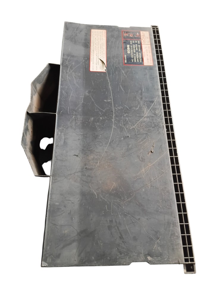 TAMPA DO FILTRO DE AR C/ DETALHES IVECO STRALIS – 504024891