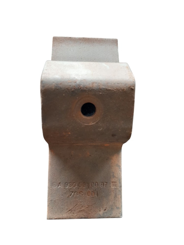 Suporte Externo Paralama Dianteiro Mercedes – A930521097 3