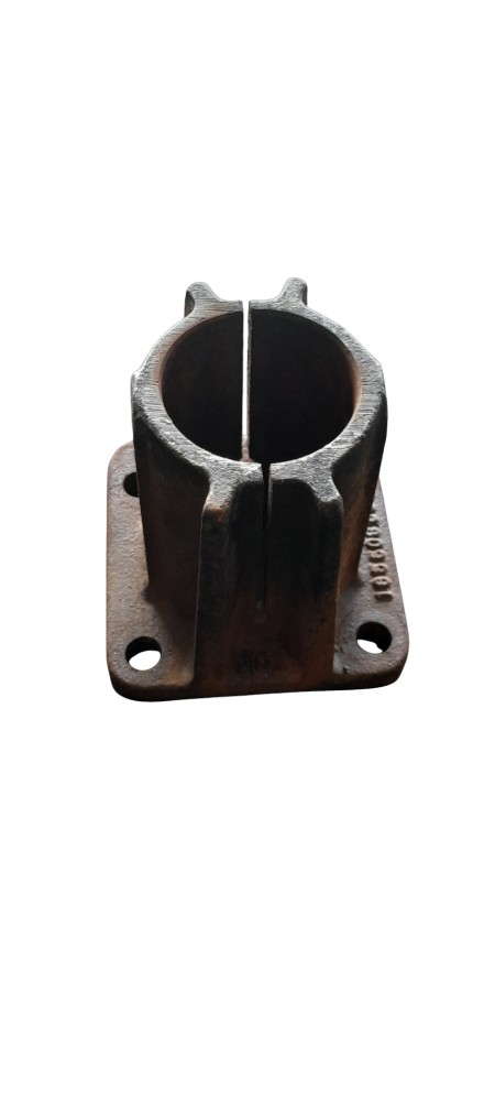 Suporte Do Estribo Original International 9800 – 1655085c1 4