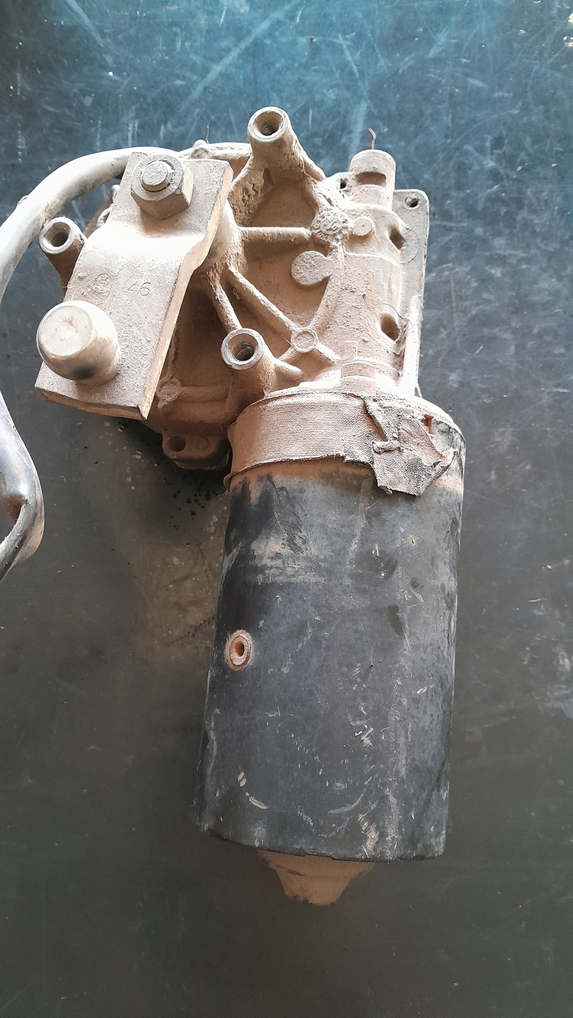 MOTOR PARABRISA SCANIA S4  0390242409 2