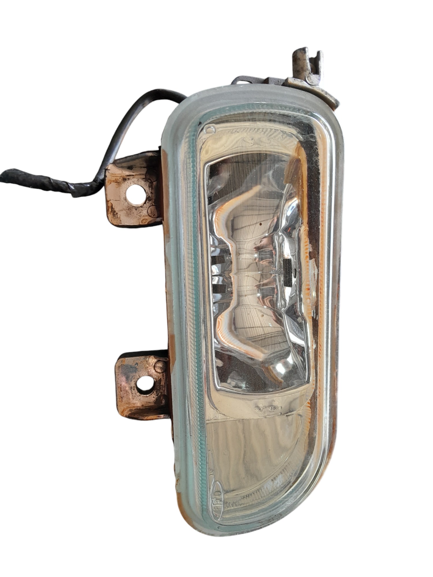 Farol Auxiliar Milha Mercedes Benz Axor – 9408200156 2