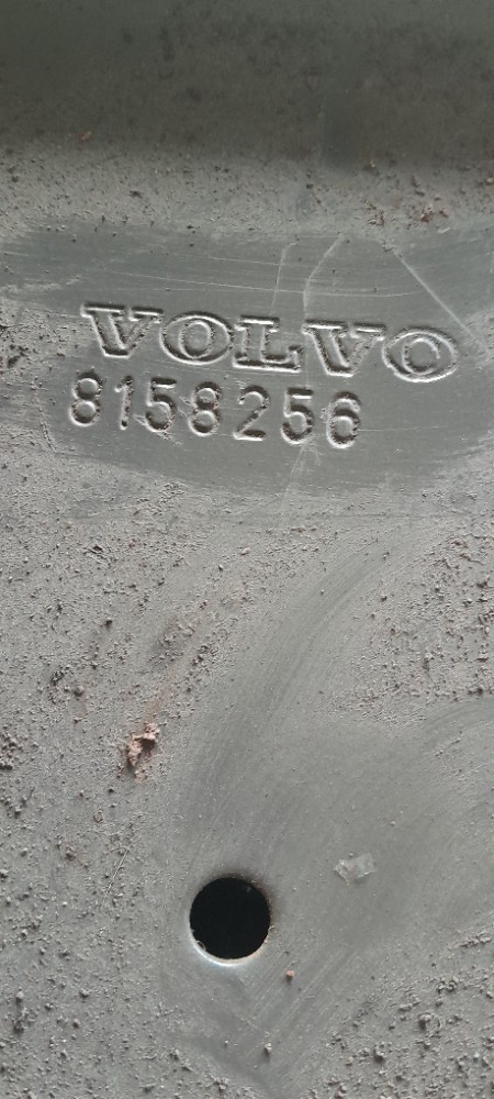 Suporte Lanterna E Placa Original Volvo Fh – 8158256 5