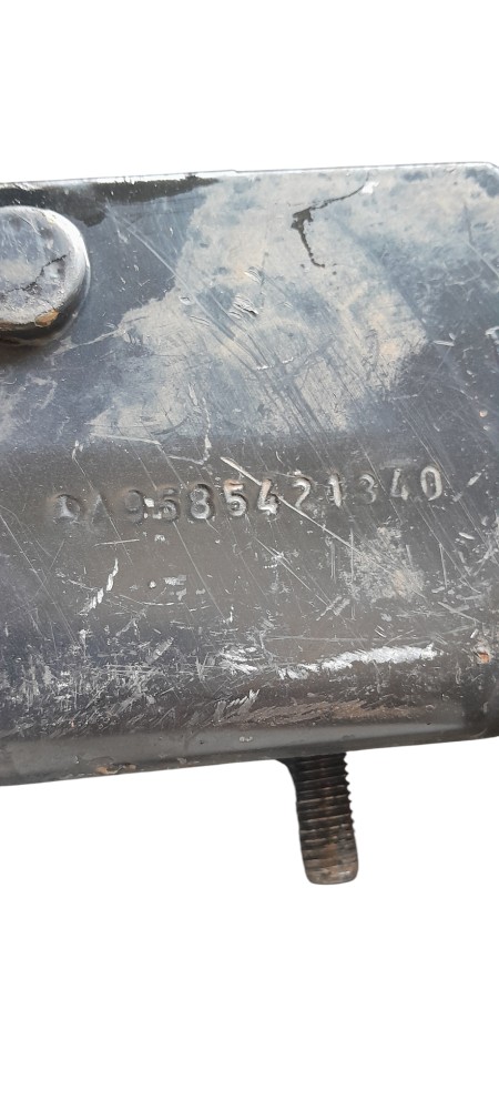 SUPORTE  FIXAÇÃO ESCADA BATERIA MERCEDES AXOR – A9585421340
