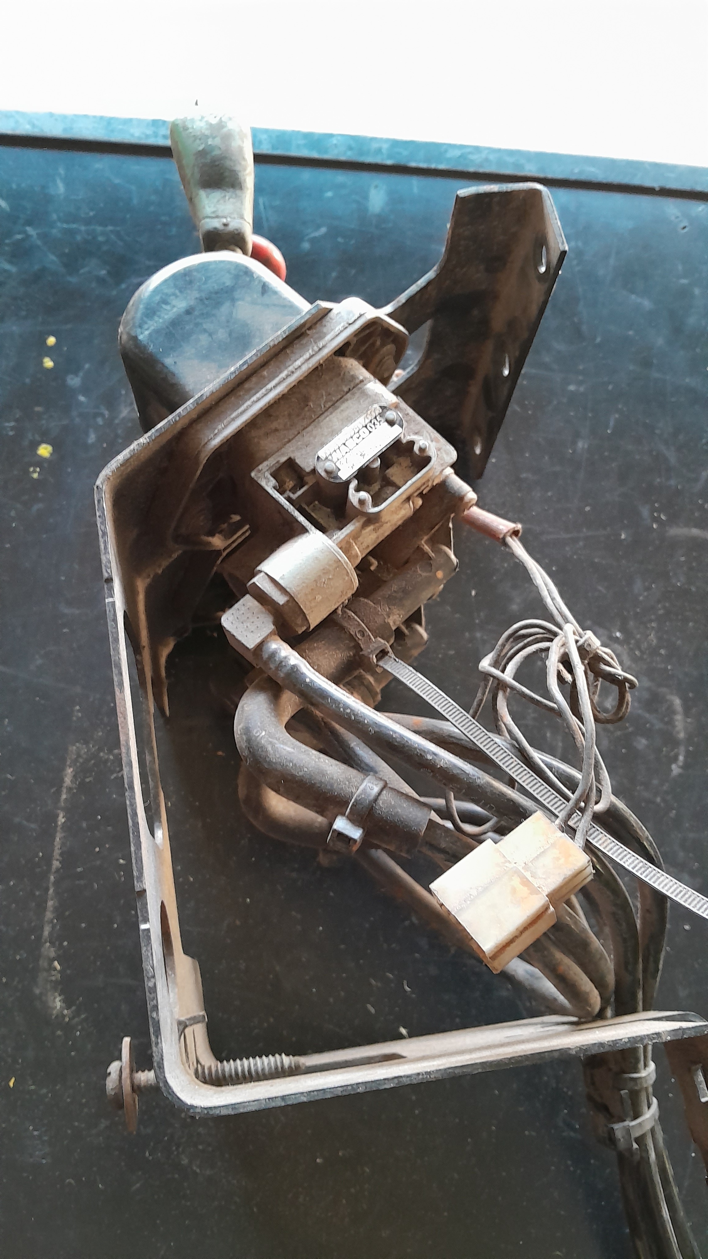 CONJUNTO VÁLVULA FREIO DE MÃO MERCEDES BENZ 9617234210 3