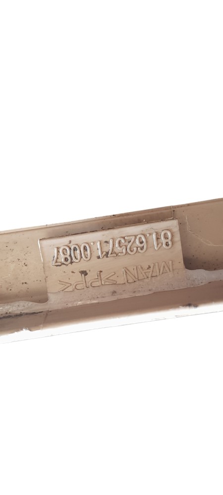 MOLDURA ACABAMENTO PAINEL LATERAL LE MAN TGX – 81625710087 2