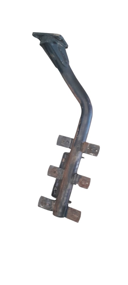 Suporte Do Paralama Original Mercedes Benz Axor 2