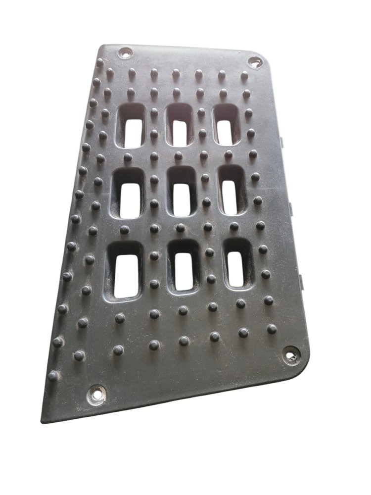 PISANTE ESTRIBO INFERIOR LE VW CONSTELLATION – 2S2821861