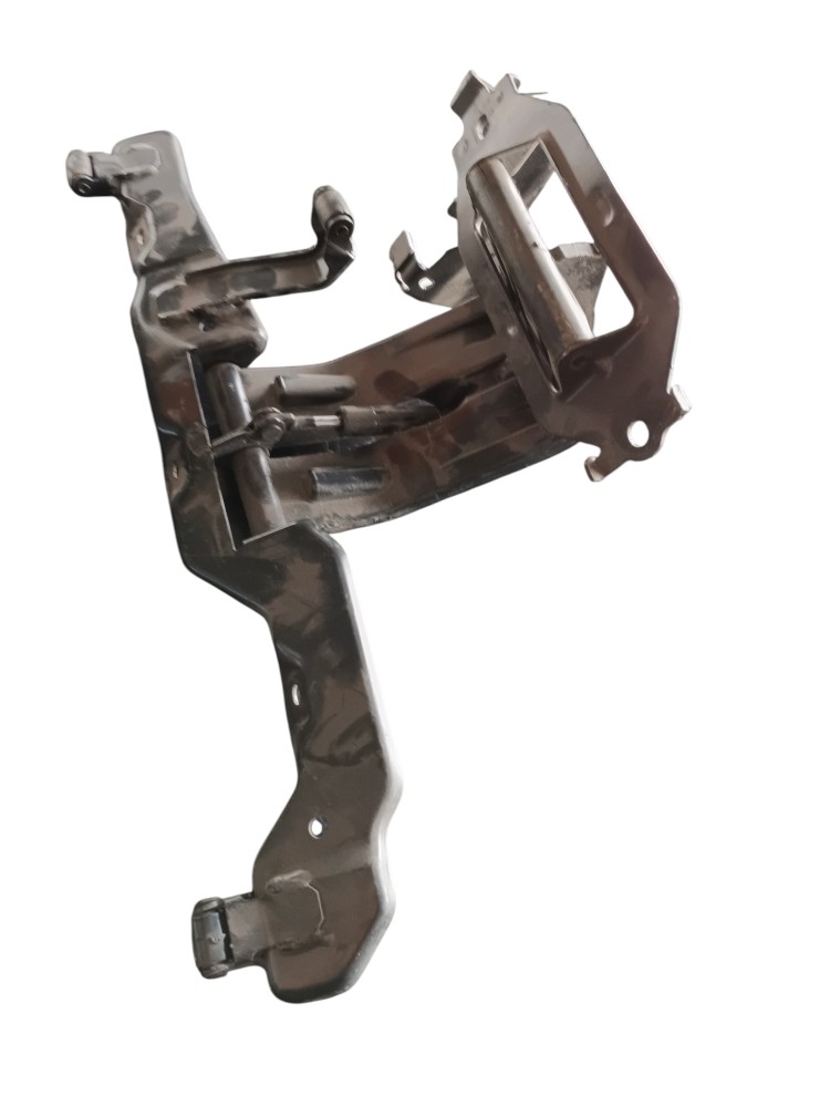 DOBRADIÇA DO DEFLETOR LE SCANIA S4 – 1440108 1726850