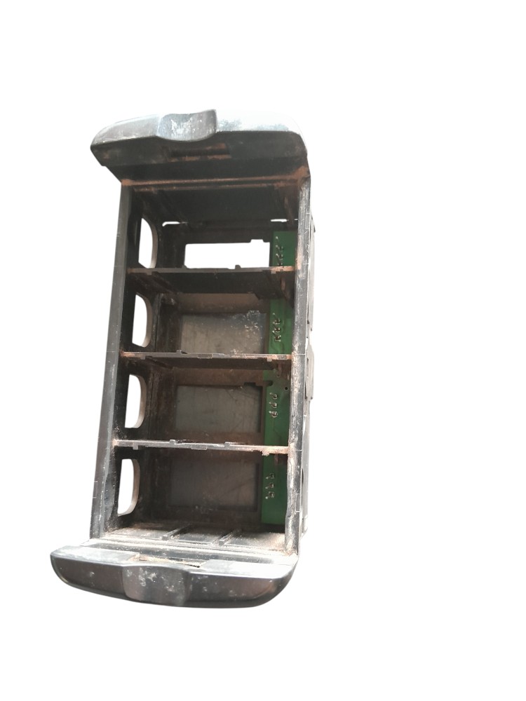 TAMPA MOLDURA BOTÕES ORIGINAL MERCEDES ACTROS – 9435400146 2