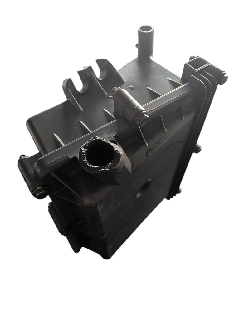 CARCAÇA SUSPIRO FILTRO MOTOR ORIGINAL SCANIA S5 – 1543778