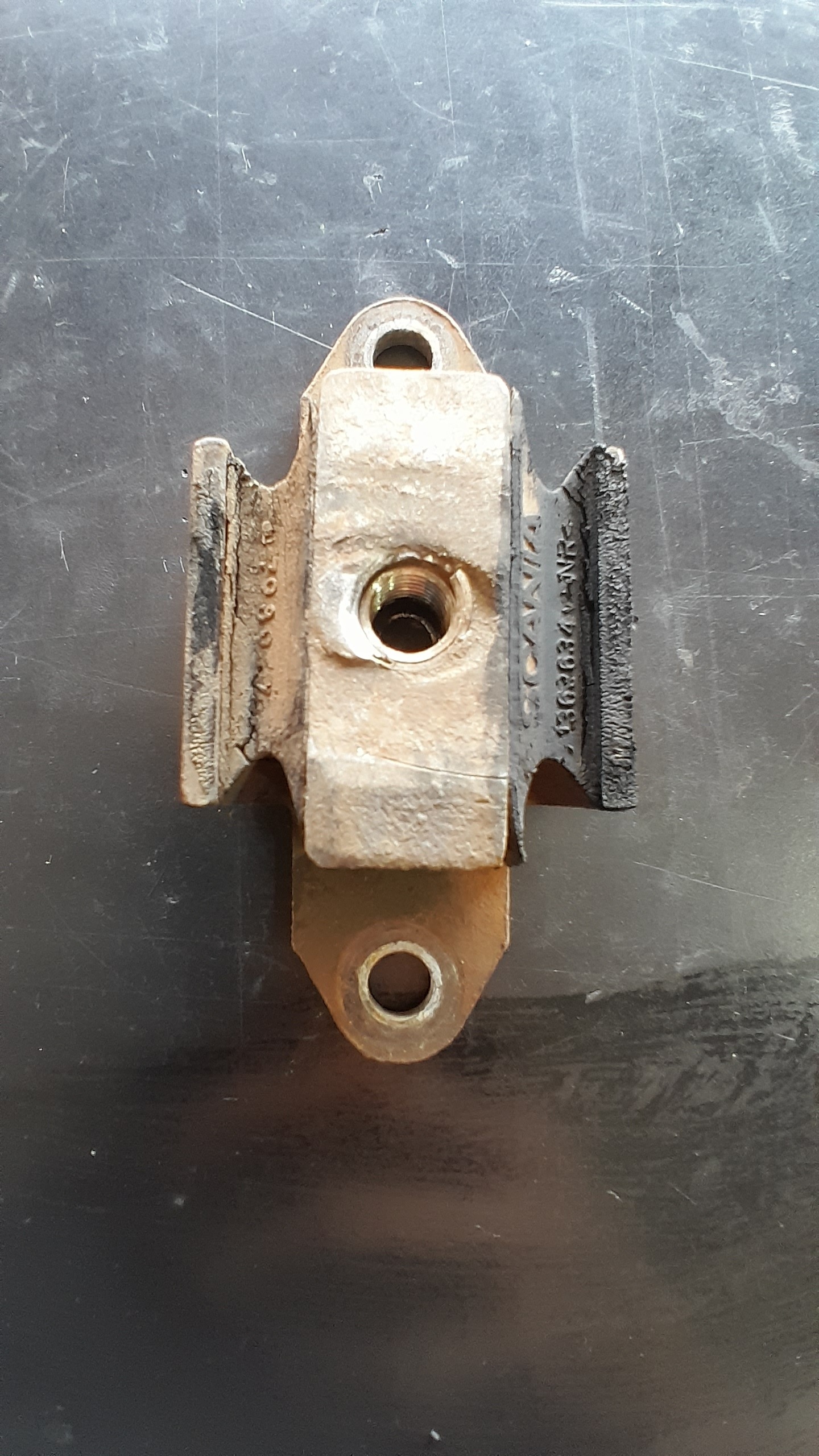 COXIM SUSPENSÃO DO RADIADOR ORIGINAL SCANIA S4 – 1363634 4