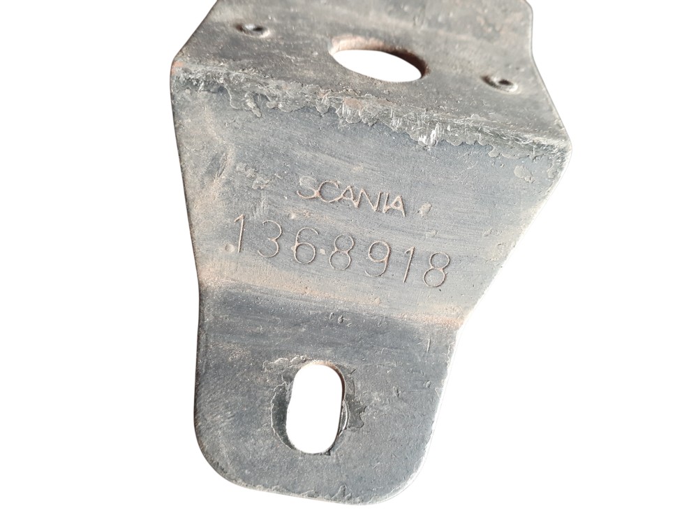 Suporte Bochecha Defletor Ld Original Scania S4 – 1368918 2