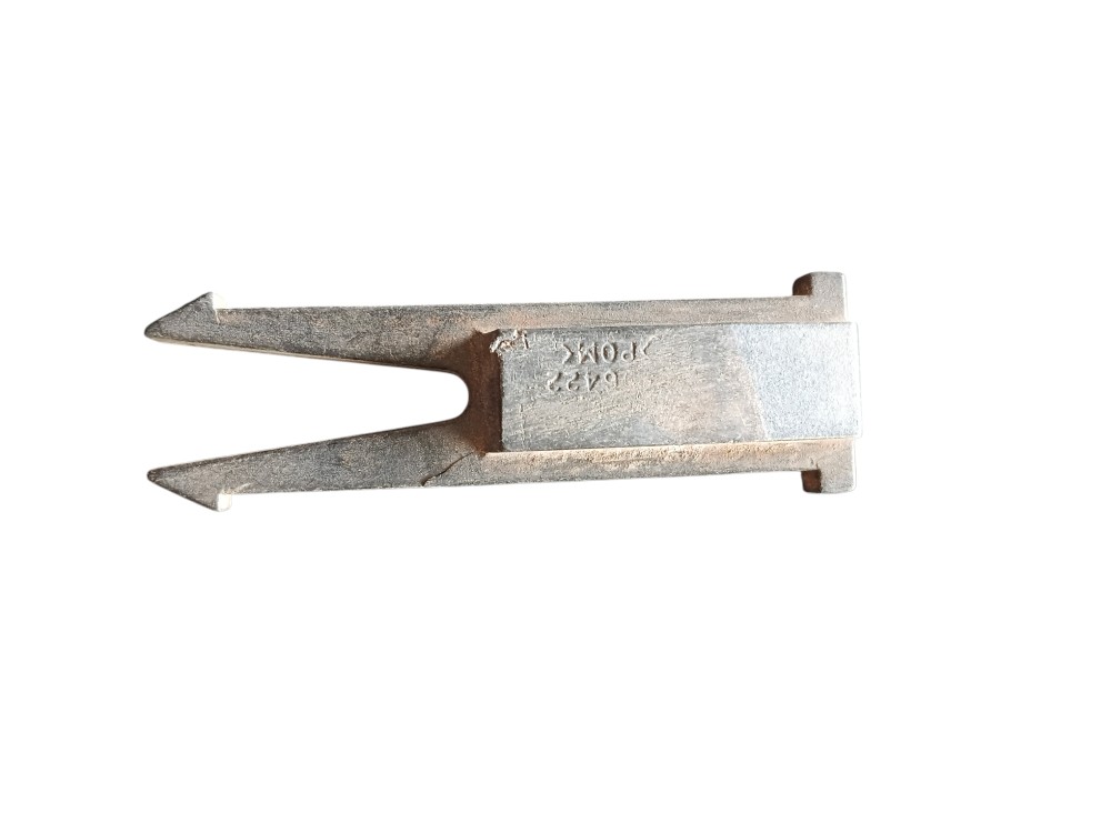 PRESILHA GUIA DA GRADE ORIGINAL SCANIA 124 S4 – 1506422
