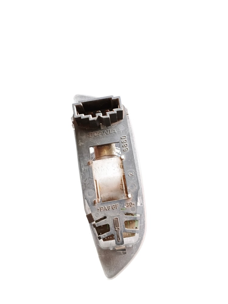 LANTERNA DEGRAU DA PORTA ORIGINAL SCANIA PGR – 1452646 2