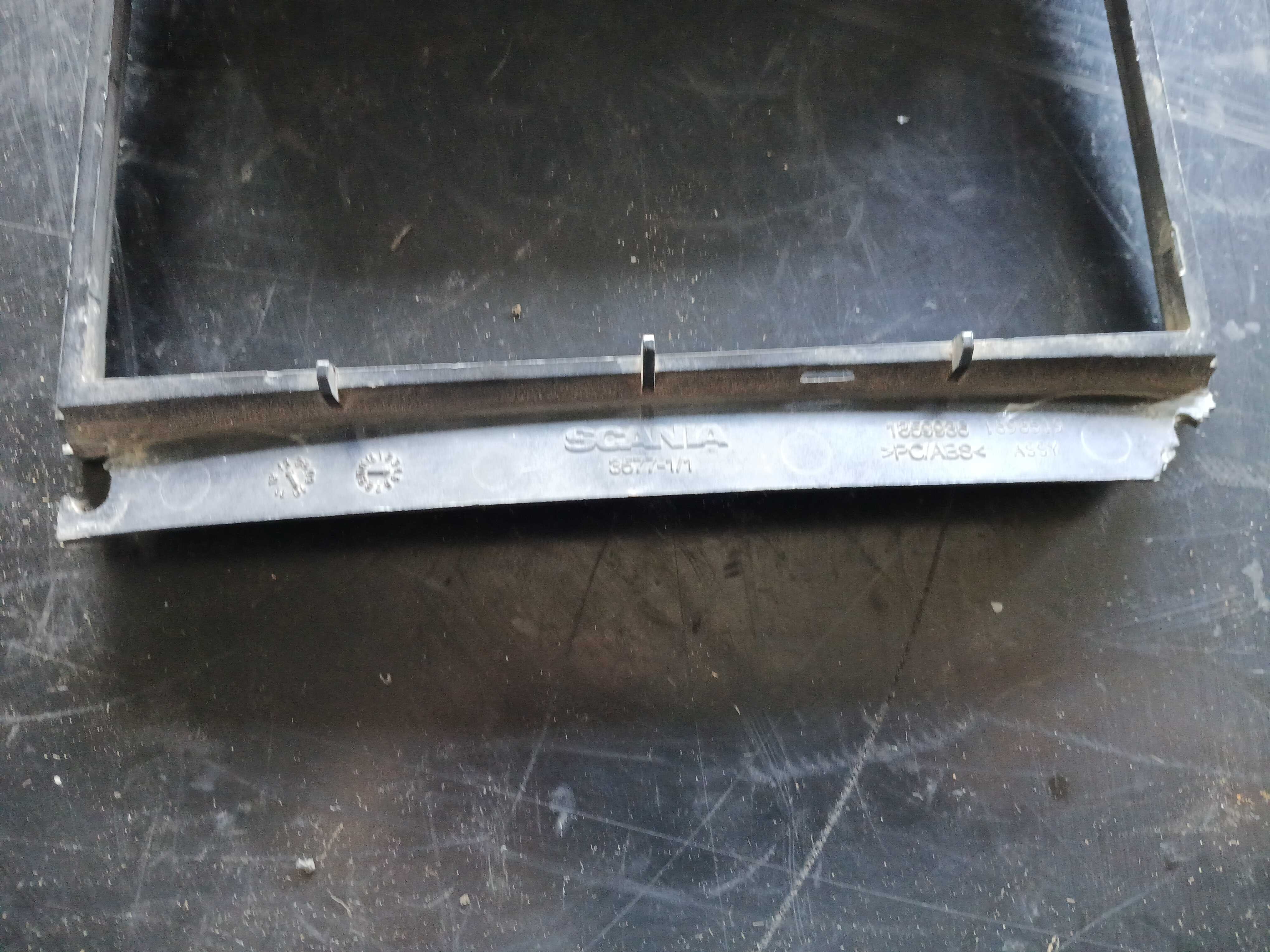 ACABAMENTO MOLDURA PAINEL ORIGINAL SCANIA S5 – 1859936 2