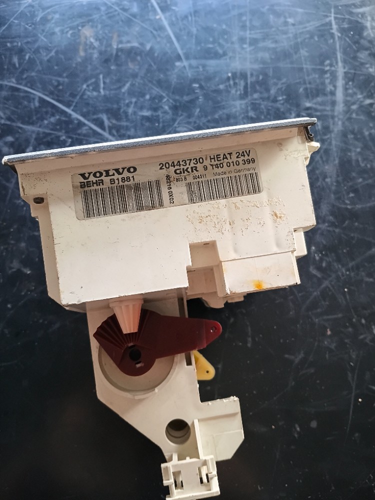 PAINEL CONTROLE AR ORIGINAL VOLVO FH – 20443730 2