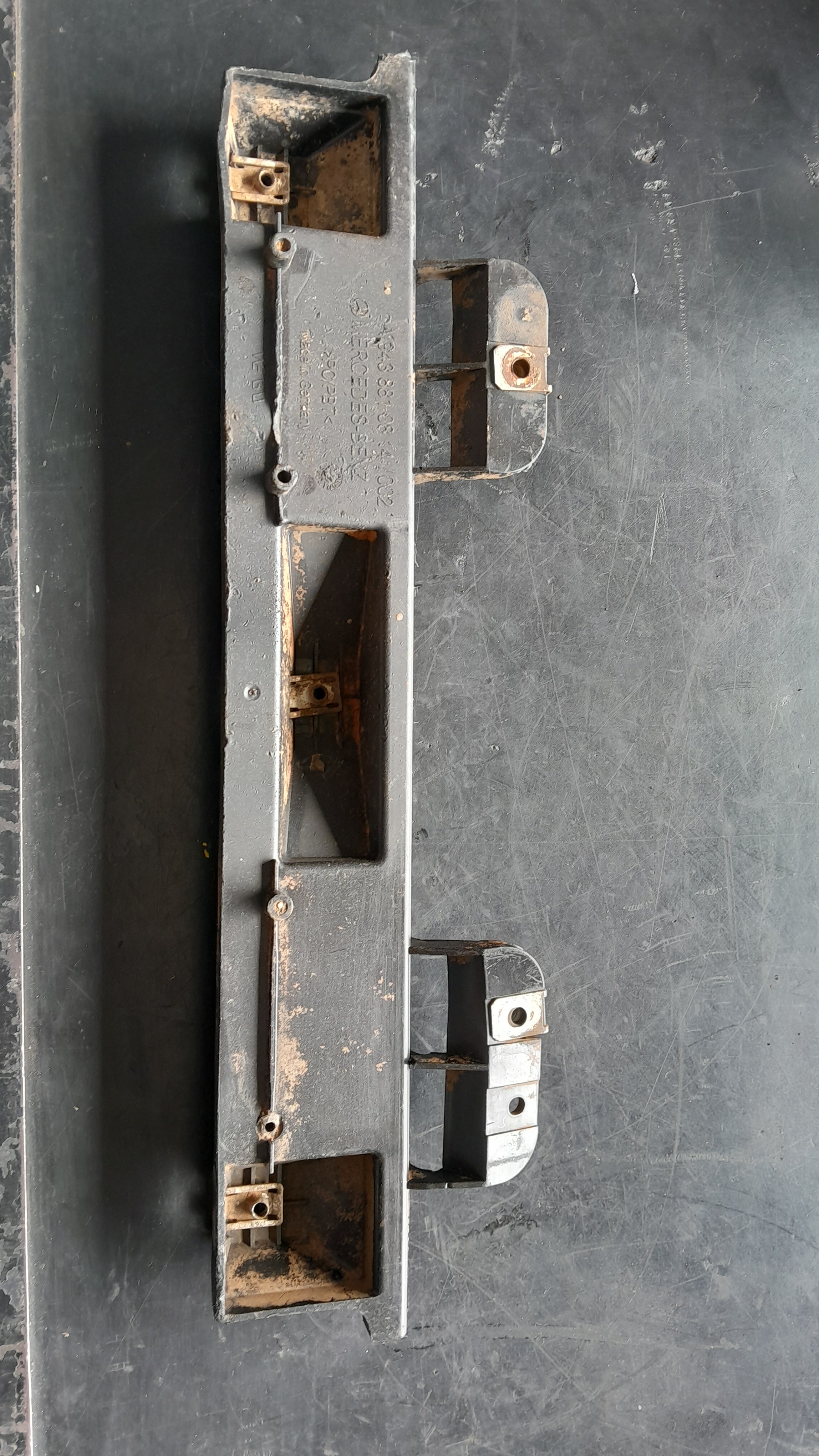 ACABAMENTO SUPERIOR INFERIOR LE MERCEDES BENZ  A9438810814 2