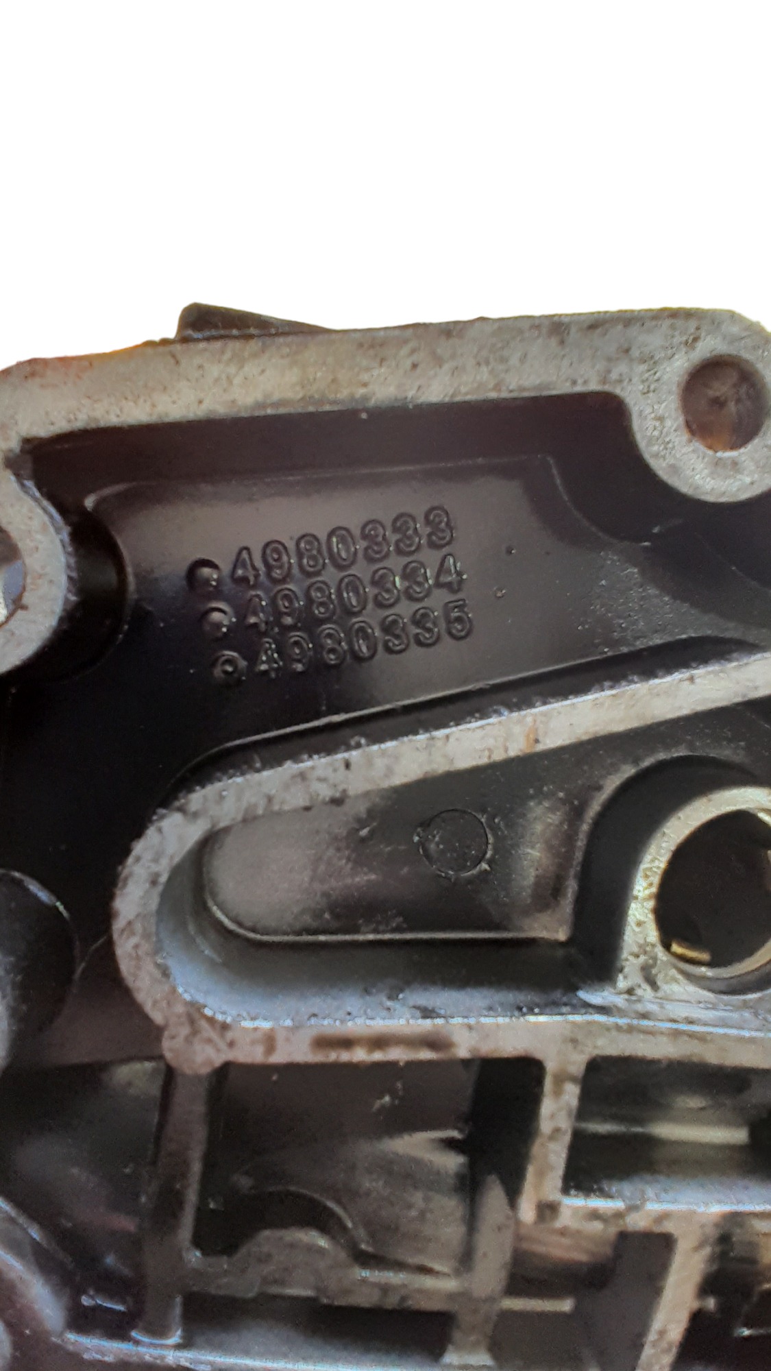 Suporte Filtro De Óleo Motor Cummins  4980333 4