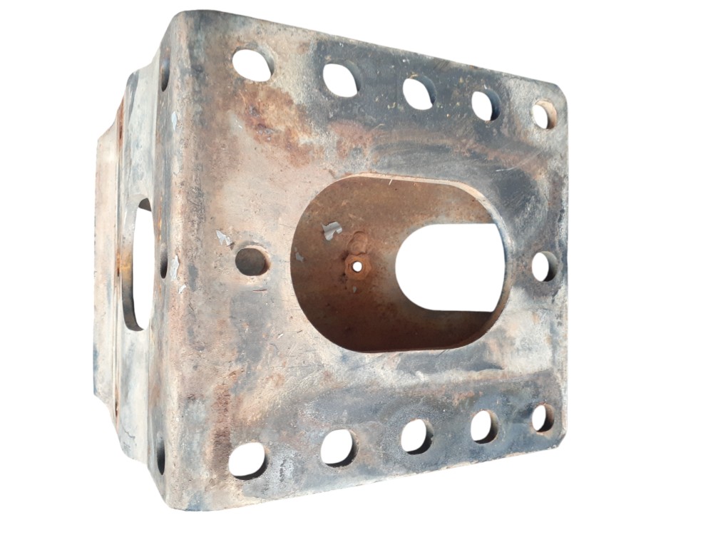 Cantoneira Chassi Travessa Iveco Strallis Original 4