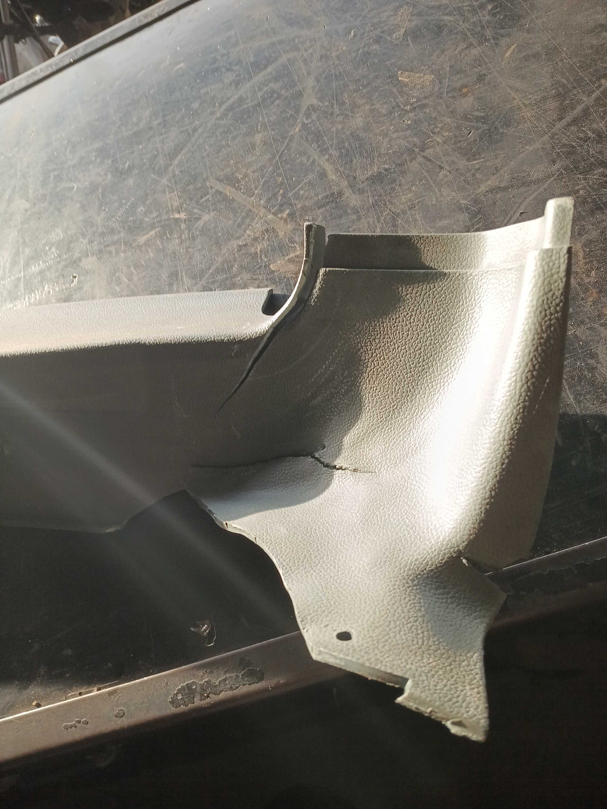 ACABAMENTO INTERNO CABINE ORIGINAL DAF CF – 1361989 2