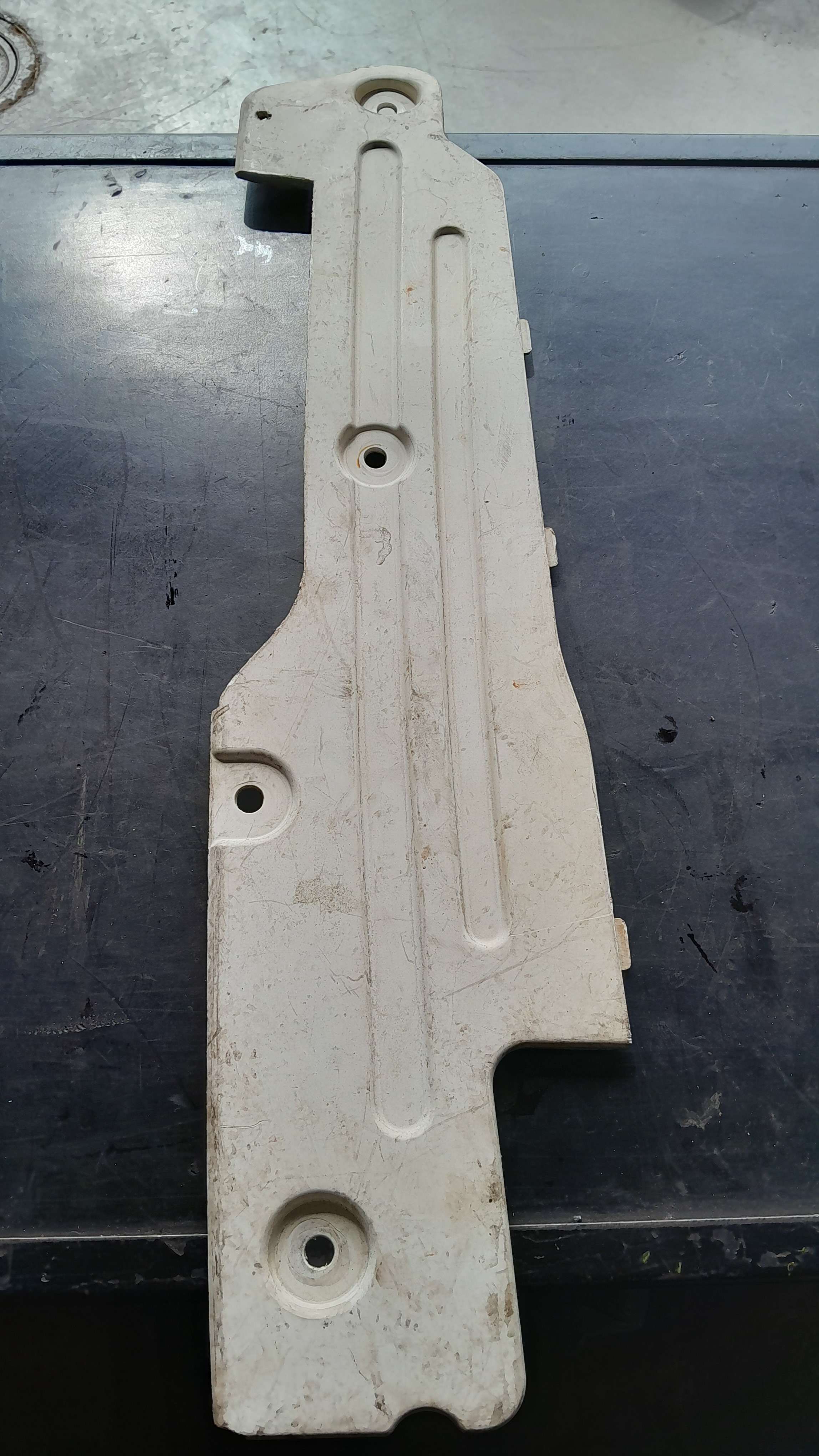 TAMPA CAPA PROTEÇÃO BOJO FAROL LE VOLVO 20507020 2