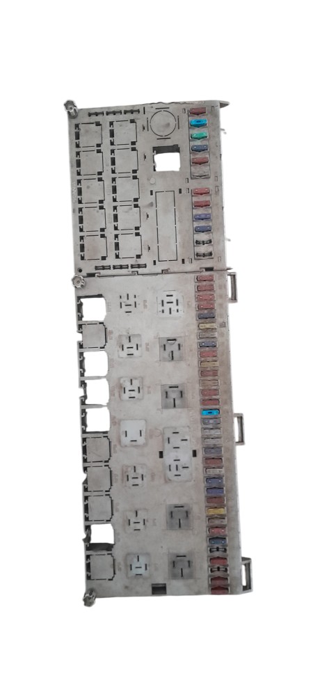 CAIXA FUSÍVEIS CENTRAL ORIGINAL SCANIA S4 – 1398062 3