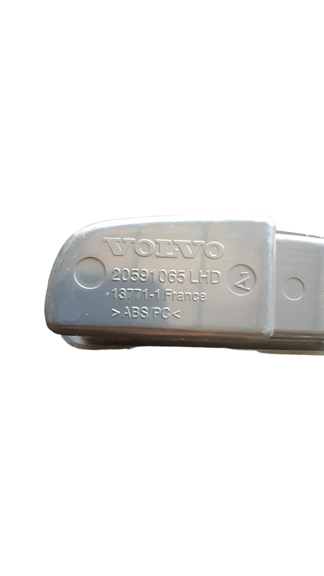 Porta Objeto Central Volvo Fh  20591065 5