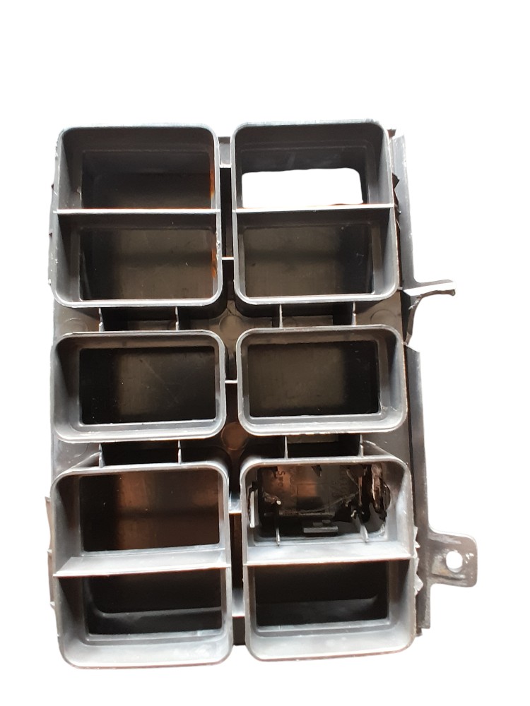 Moldura Botão Interruptor Painel Volvo Fh – 3175601 3
