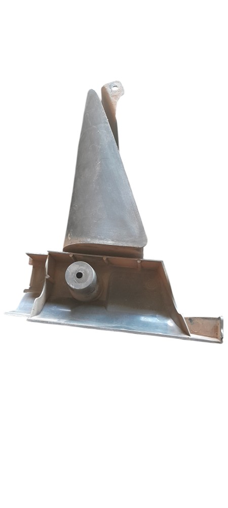 ACABAMENTO PARACHOQUE ORIGINAL MAN TGX – 81416140034 2