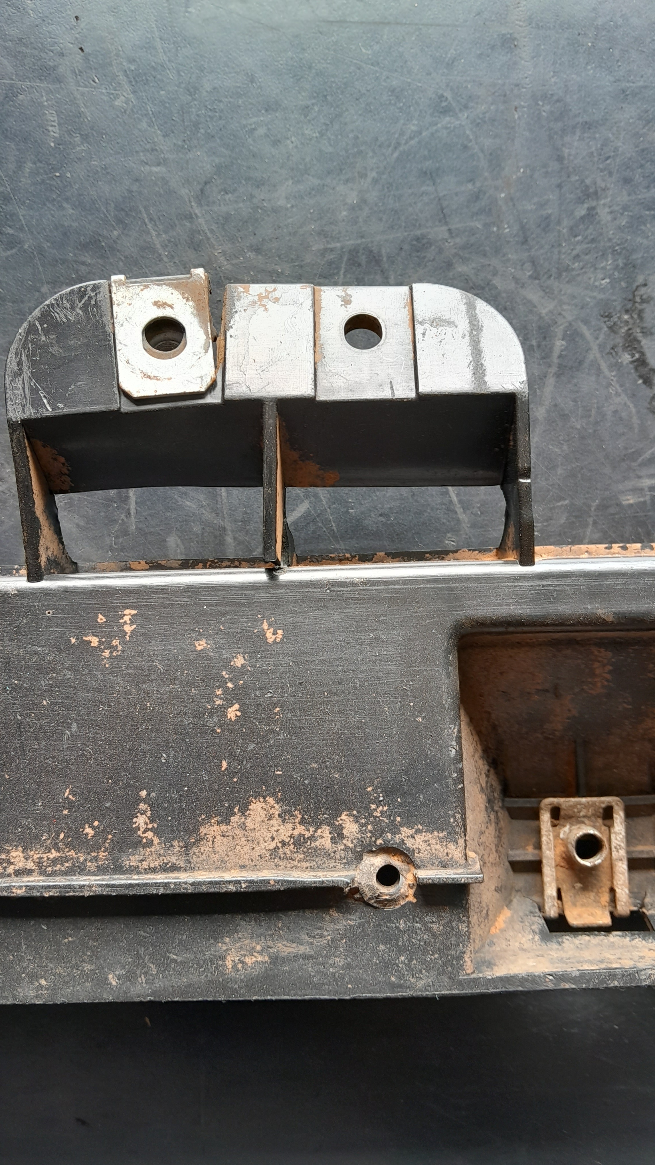 ACABAMENTO SUPERIOR INFERIOR LE MERCEDES BENZ  A9438810814 4