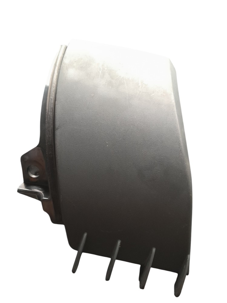 Acabamento Lateral Le Original Volvo Fh – 82835554 2