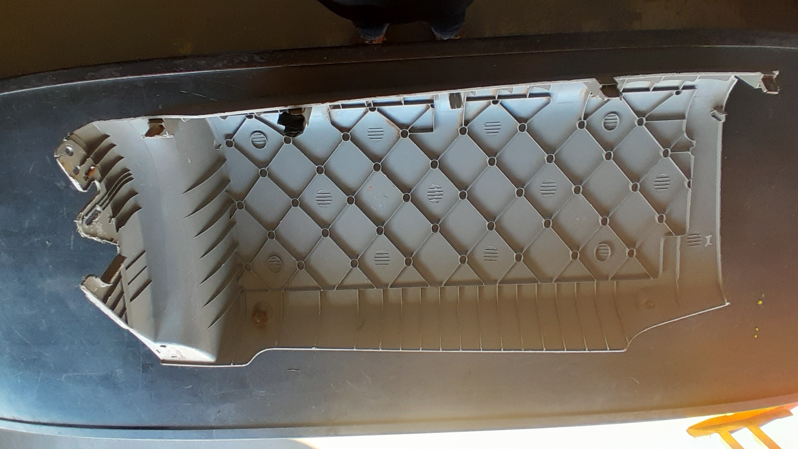Acabamento Inferior Painel Vw Constellation  2r2857565a 4