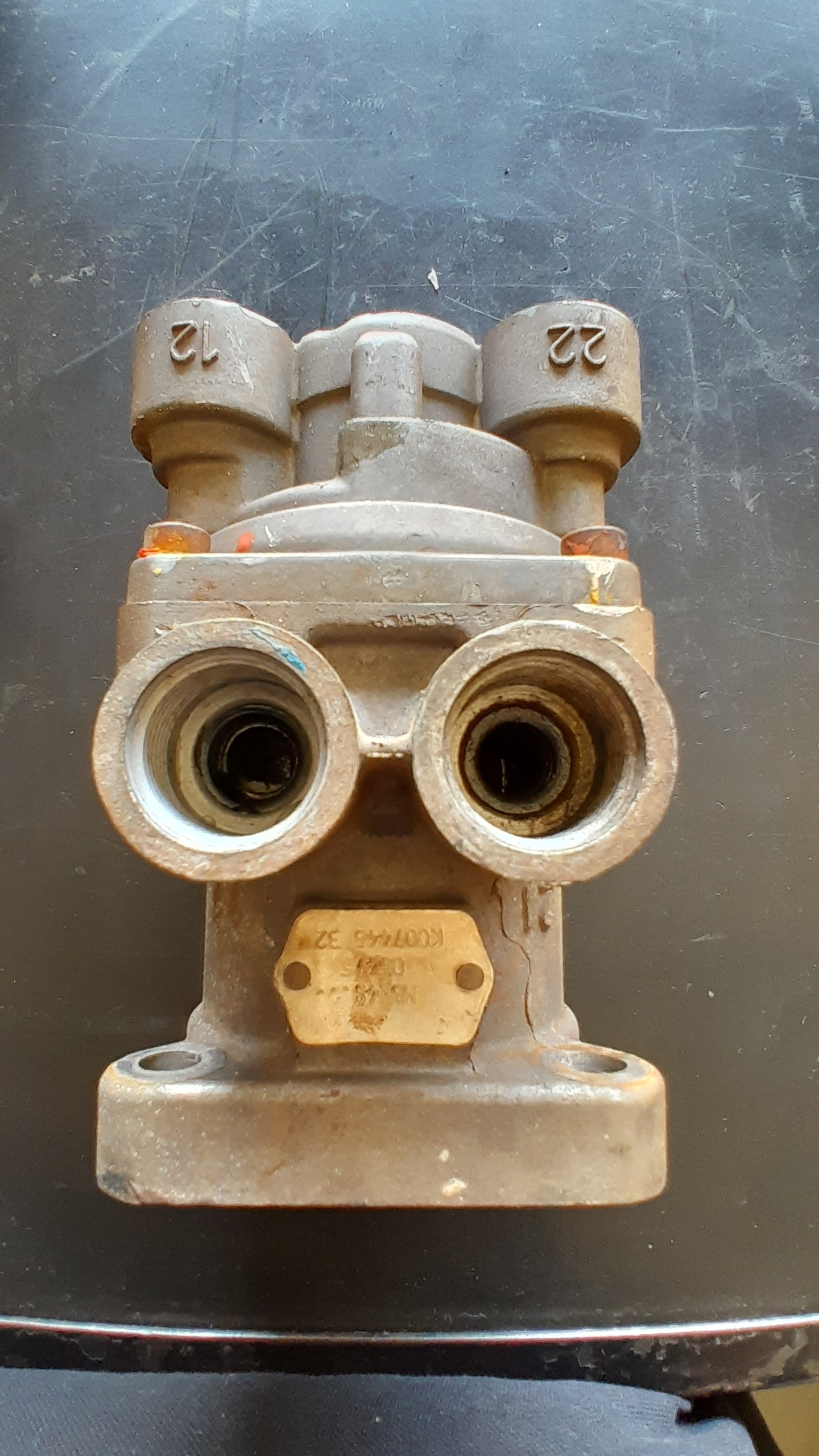 VÁLVULA PEDAL 22 MM x 1,5 MM MERCEDES BENZ – K007446 2