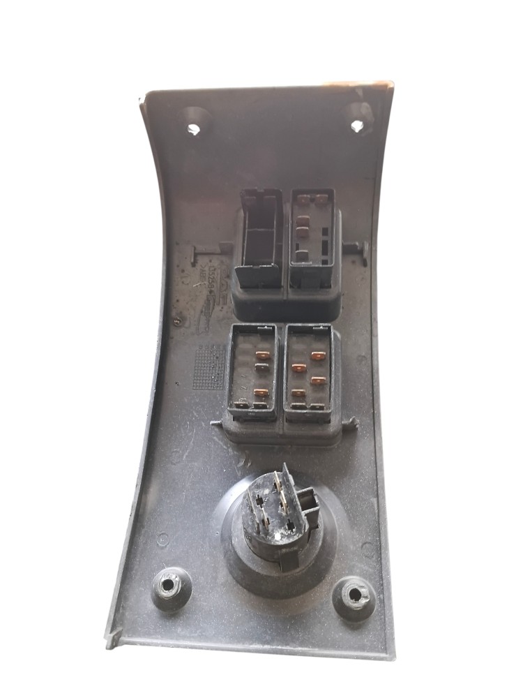 PAINEL CENTRAL C/ INTERRUPTORES LUZ ORIGINAL DAF CF -1352584