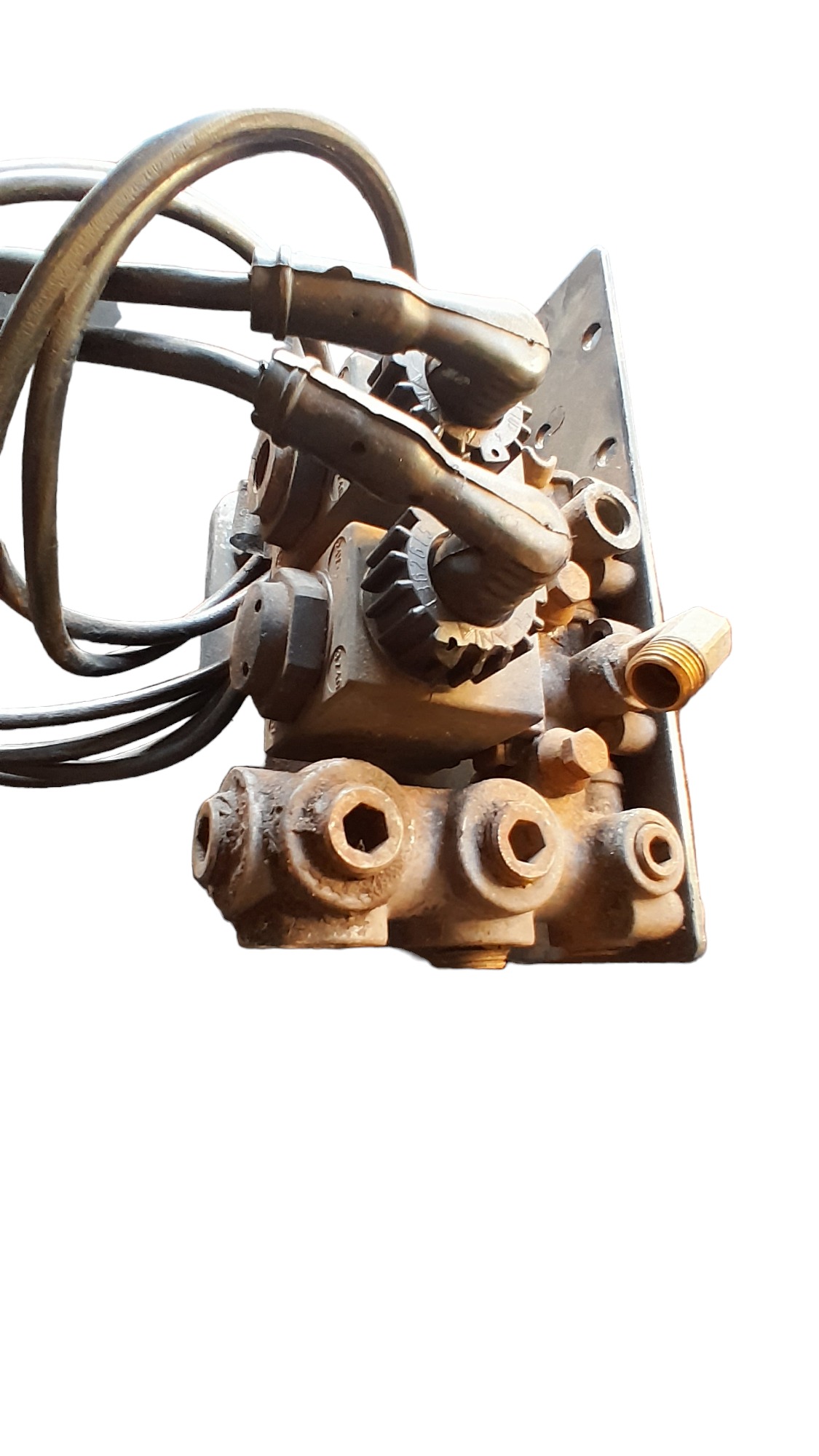 Suporte Com Válvulas Solenoide Suspensão Scania R440 4