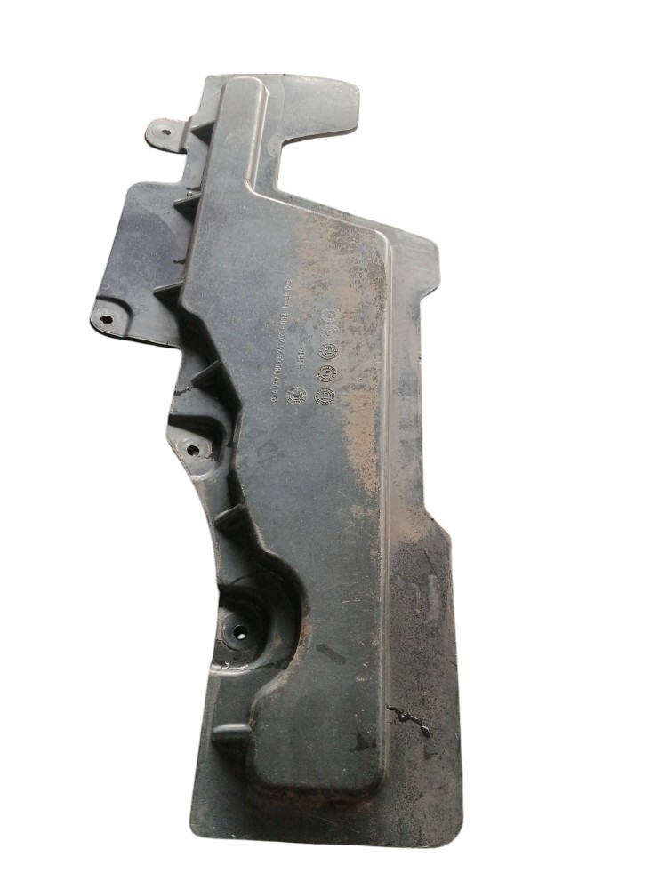 MOLDURA LATERAL MOTOR ORIGINAL MERCEDES BENZ – A9796800625