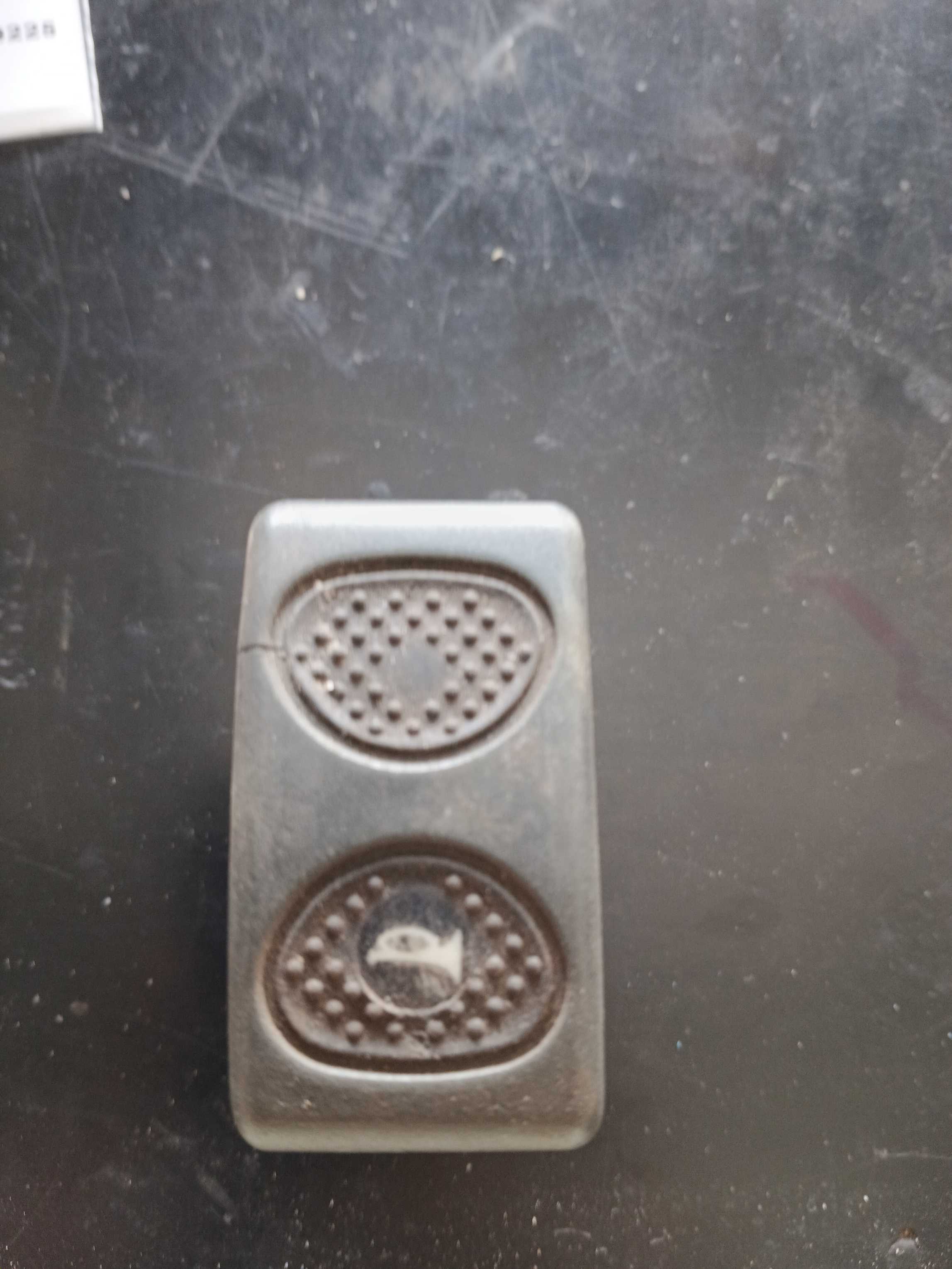 BOTÃO INTERRUPTOR DA BUZINA ORIGINAL IVECO STRALIS